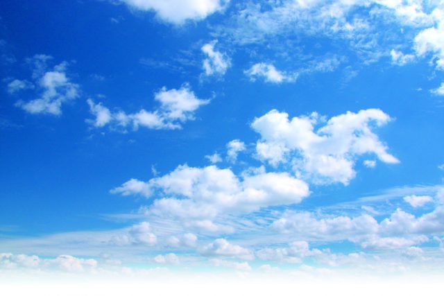 いまいちな曇り空もあっという間にきれいな青空に 動画制作会社シネマドライブ